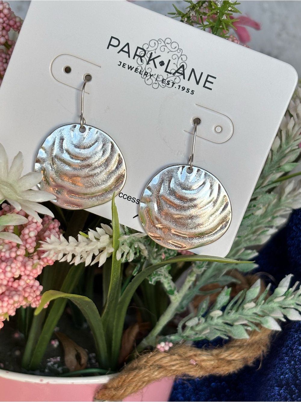 Park Lane Summer Time Silver Seashell Hammered Wave Disc Dangle Earrings Beach